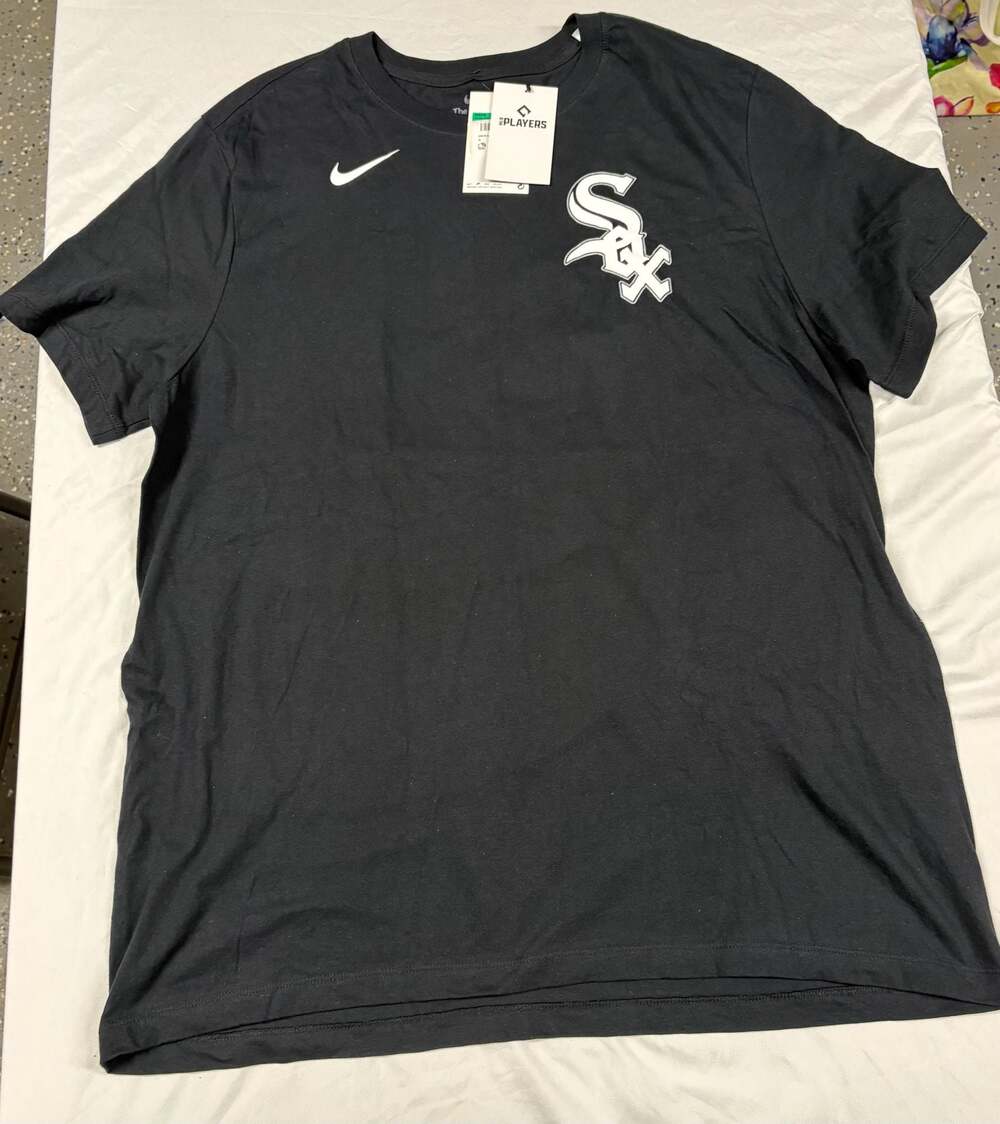 Nike Chicago White Sox Luis Robert Jr. #88 Black MLB Baseball T-Shirt